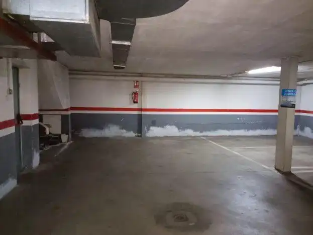 Parkplatz von Garage zum Verkauf in Leganés