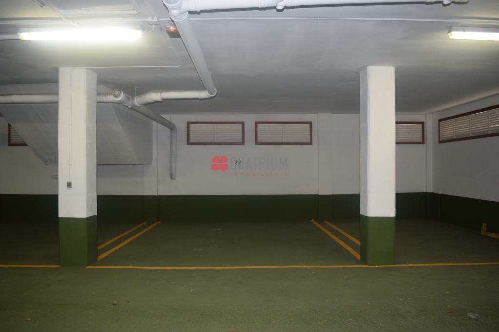 Parking of Garage to rent in Santiago de Compostela 