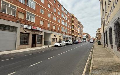 Vista exterior de Pis en venda en Guijuelo amb Calefacció