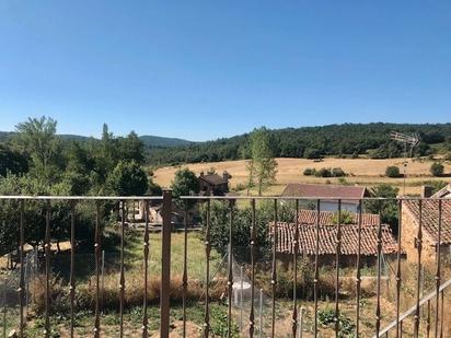 Casa adosada en venda en Cervera de Pisuerga amb Jardí privat i Terrassa