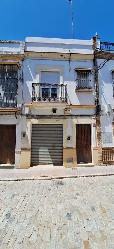 Vista exterior de Dúplex en venta en Lora del Río con Aire acondicionado