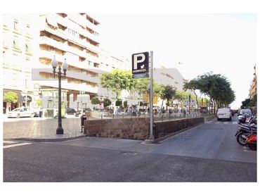 Individual to rent in Rambla Nova 24