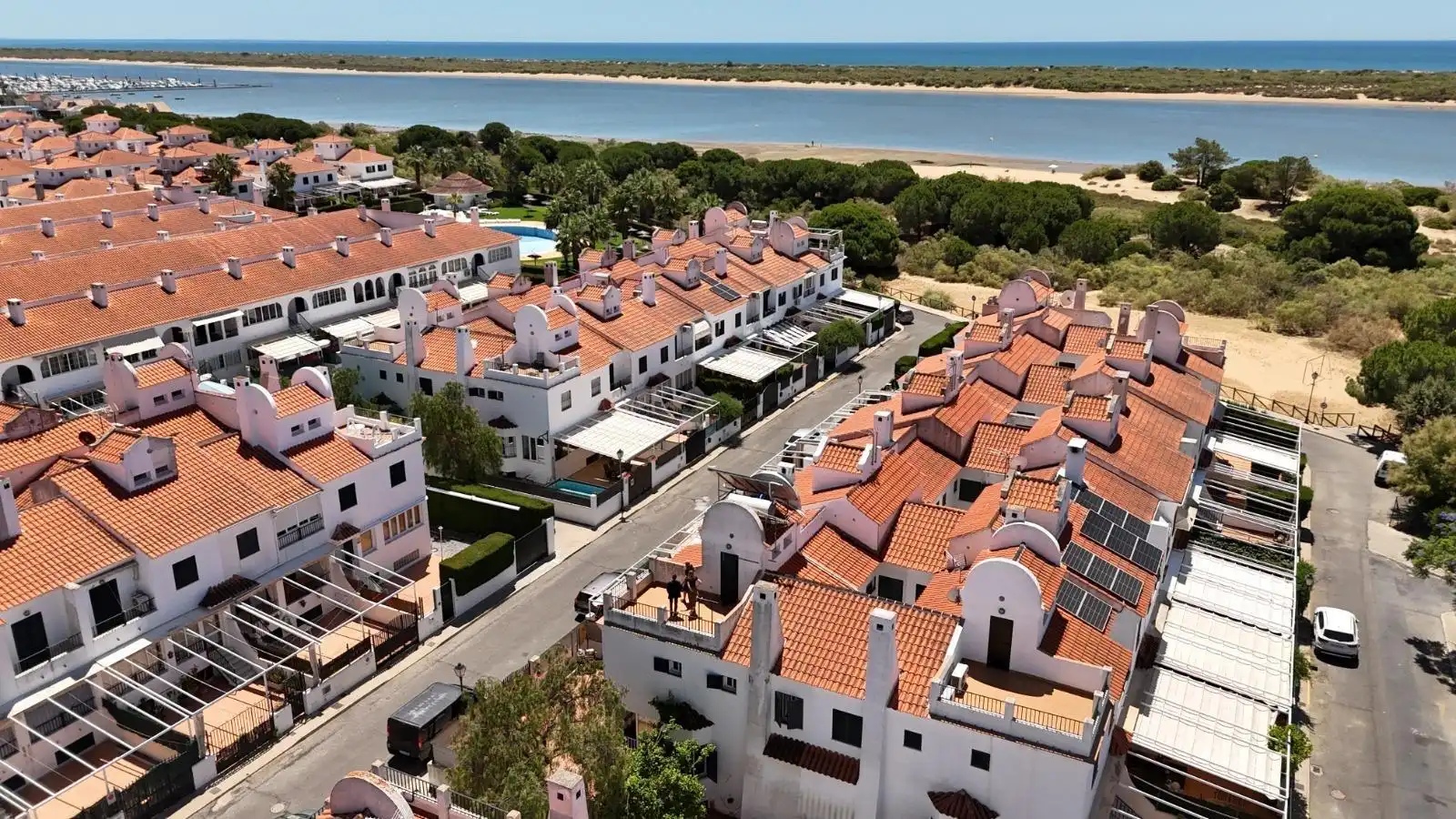 Vista exterior de Casa adosada en venta en El Rompido con Terraza, Amueblado y Balcón