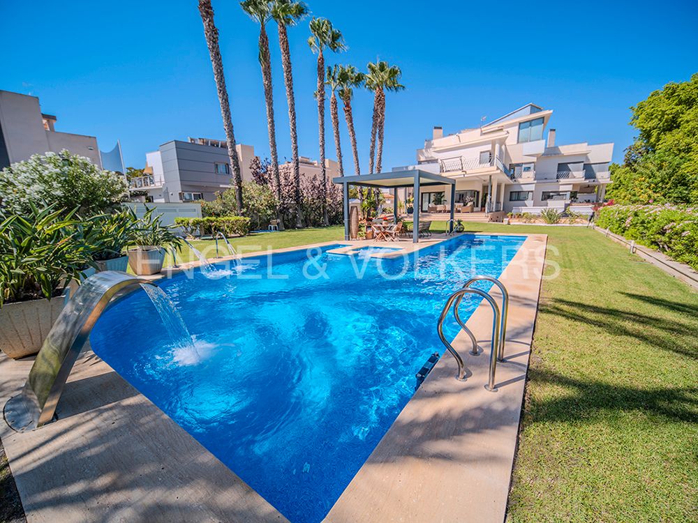 Piscina de Casa o xalet en venda en Alicante / Alacant amb Aire condicionat, Calefacció i Jardí privat