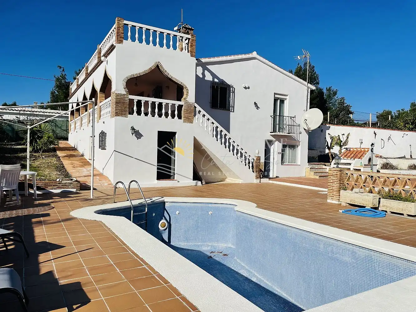 Piscina de Apartamento de alquiler en Nerja con Terraza y Piscina