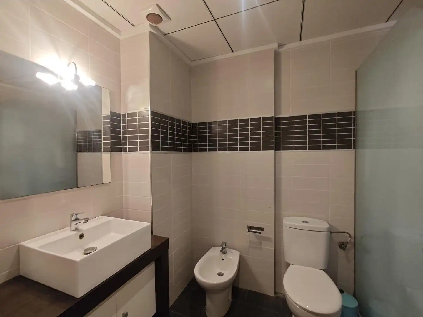 Badezimmer von Wohnung zur Miete in Petrer mit Möbliert und Balkon