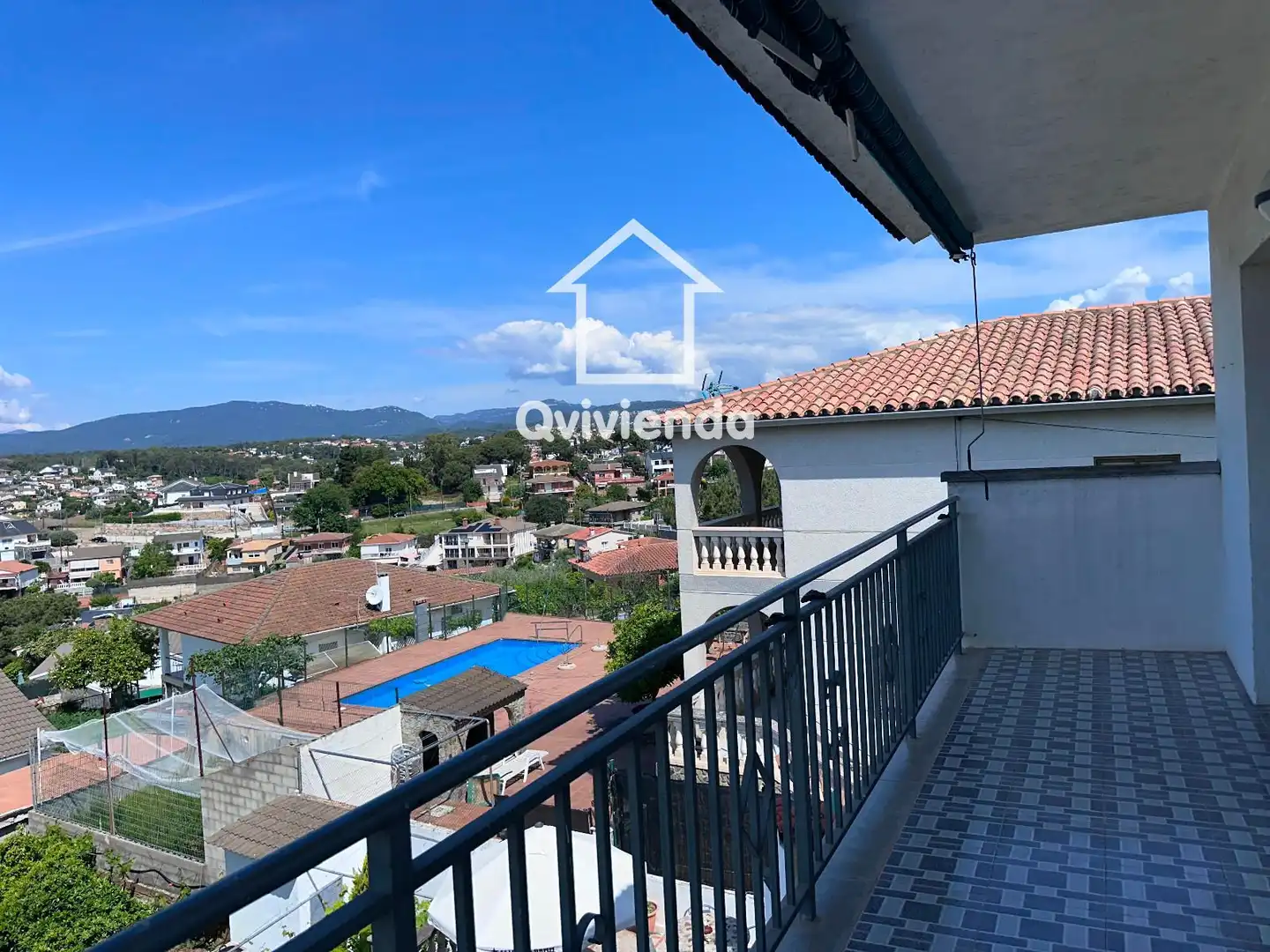 Vista exterior de Casa o chalet en venta en Lliçà d'Amunt con Aire acondicionado, Trastero y Piscina