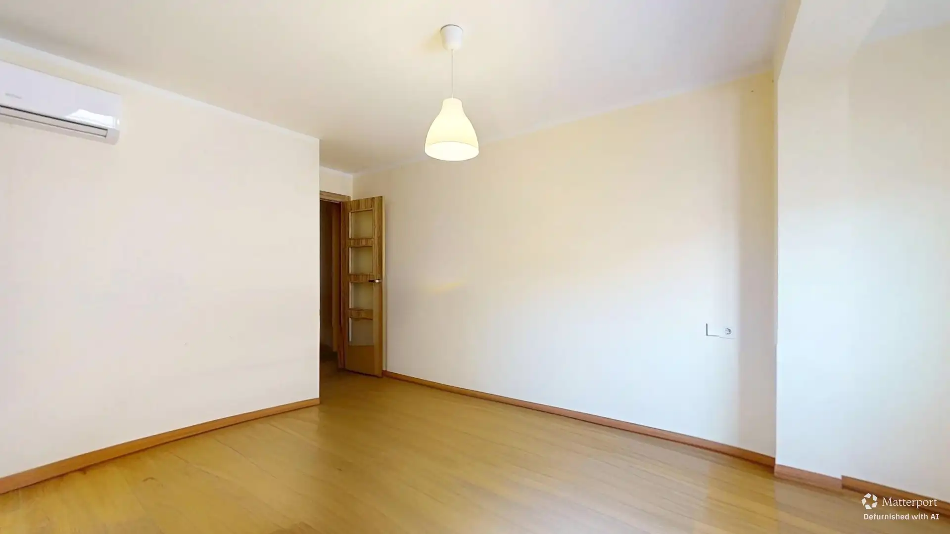 Bedroom of Flat for sale in Torrent  with Air Conditioner, Private garden and Balcony