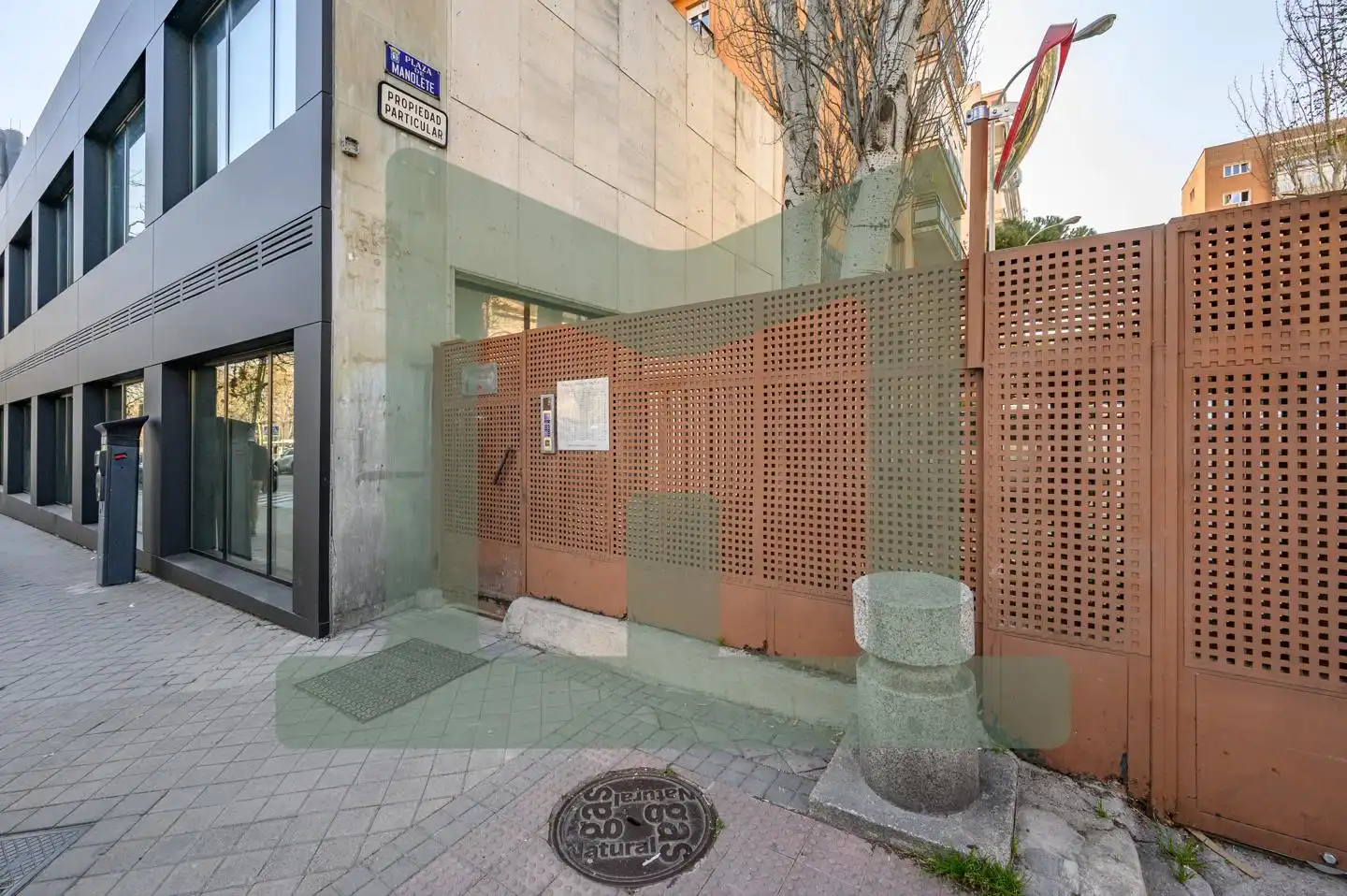 Vista exterior de Piso en venta en Madrid con Calefacción, Parquet y Amueblado