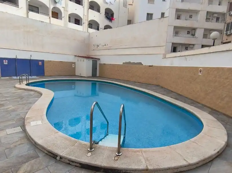 Piscina de Pis en venda en Torrevieja amb Terrassa