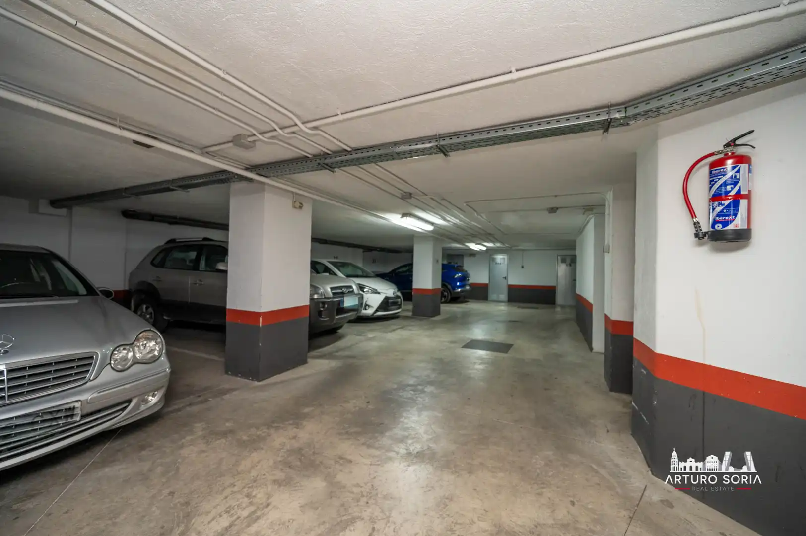 Parking de Piso de alquiler en Madrid con Aire acondicionado y Piscina comunitaria