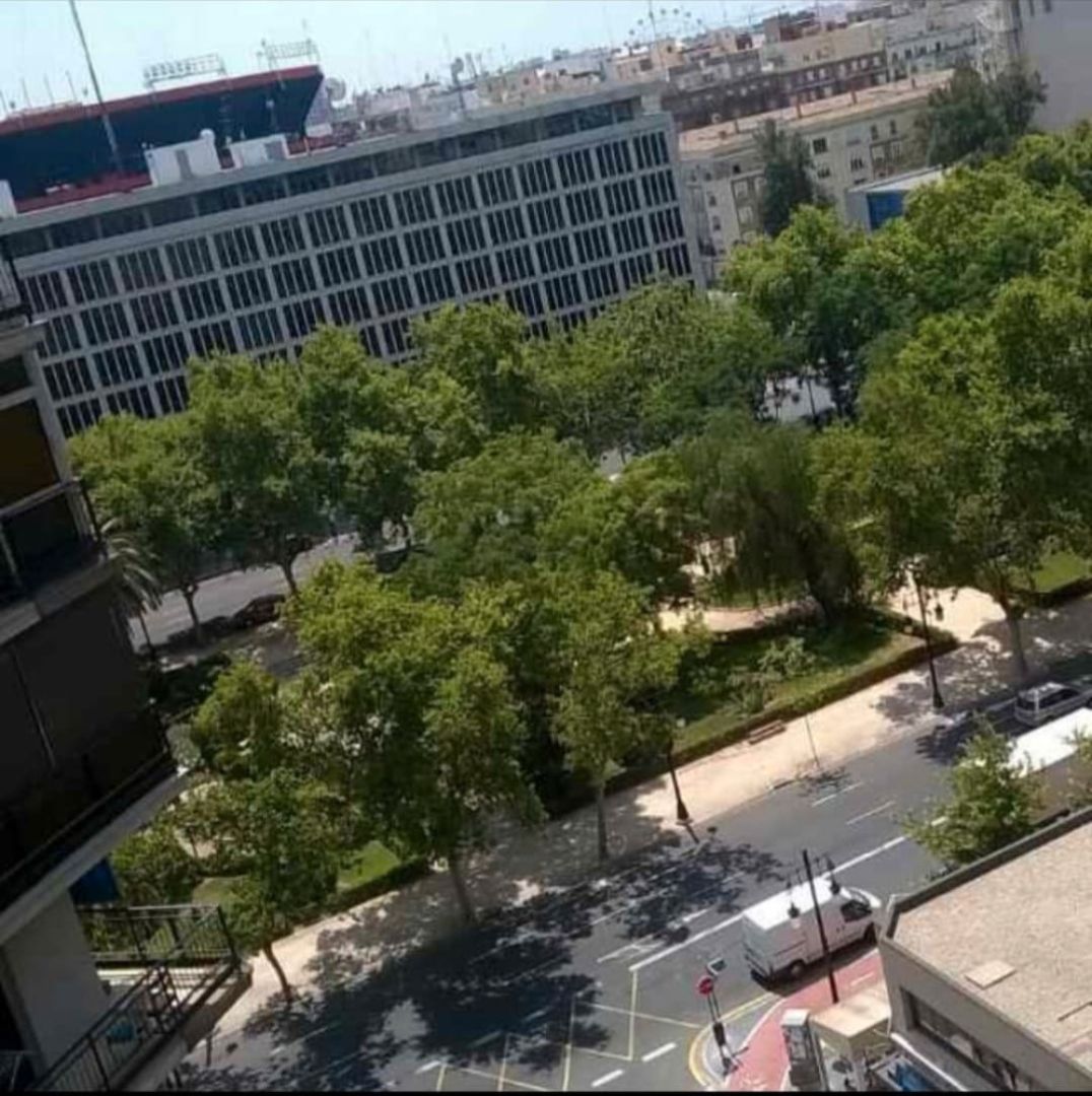 Exterior view of Flat to rent in  Valencia Capital  with Air Conditioner, Furnished and Balcony