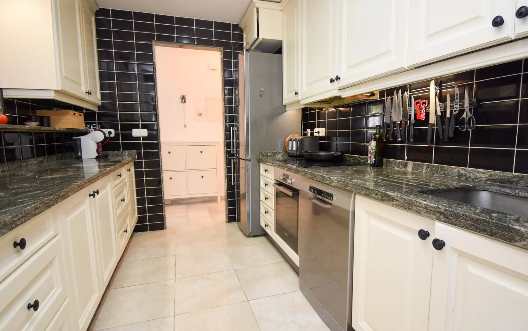 Cuina de Casa o xalet en venda en Mijas amb Aire condicionat, Jardí privat i Terrassa