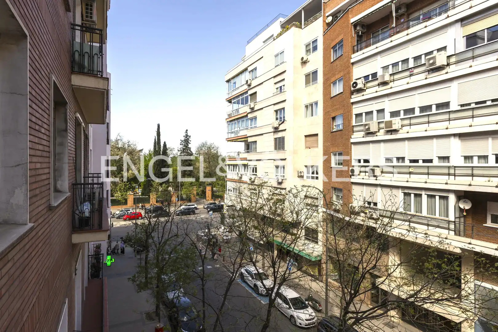 Vista exterior de Pis en venda en Madrid amb Aire condicionat, Calefacció i Terrassa