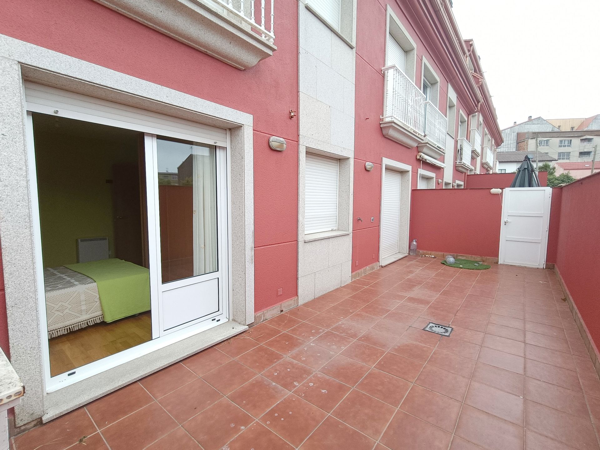 Vista exterior de Apartament en venda en Ribeira amb Calefacció, Traster i Moblat