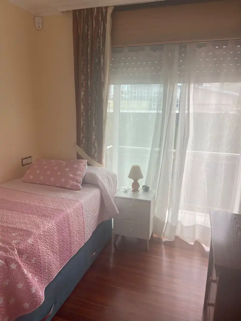 Habitación de Apartamento de alquiler en Lalín