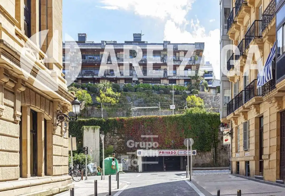 Vista exterior de Piso en venta en Donostia - San Sebastián  con Calefacción y Balcón