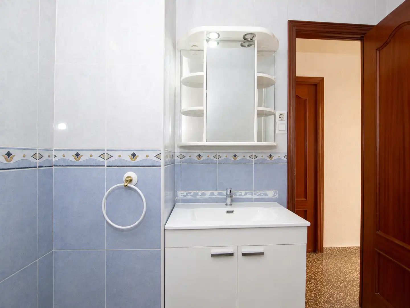 Baño de Piso en venta en Valencia con Terraza, Trastero y Horno