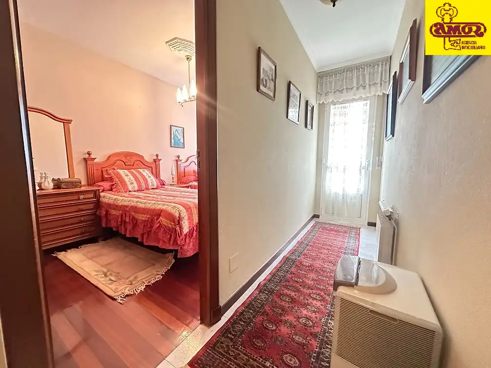 Dormitori de Casa o xalet en venda en Santiago de Compostela  amb Calefacció, Jardí privat i Terrassa