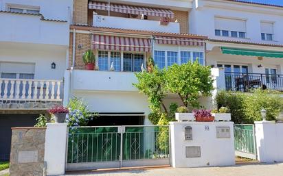 Exterior view of Single-family semi-detached for sale in Palau-solità i Plegamans  with Air Conditioner, Terrace and Swimming Pool