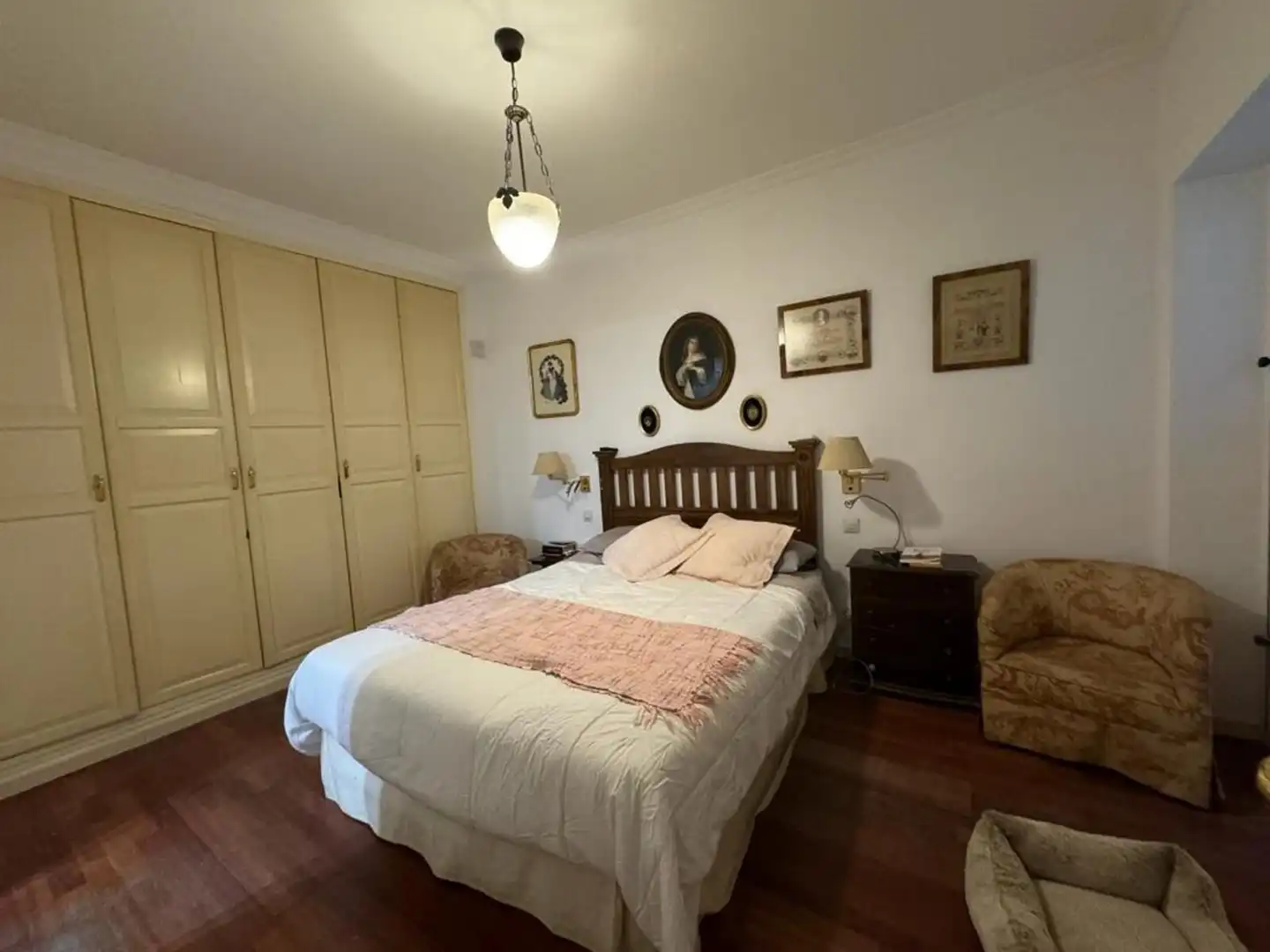 Dormitori de Casa o xalet de lloguer en Benahavís amb Aire condicionat, Terrassa i Moblat