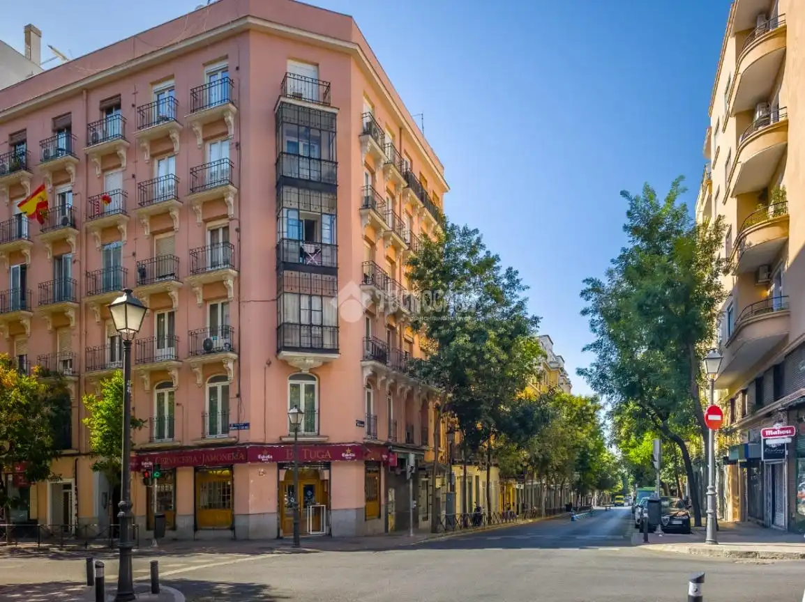 Außenansicht von Wohnung zum Verkauf in Madrid mit Klimaanlage und Heizung