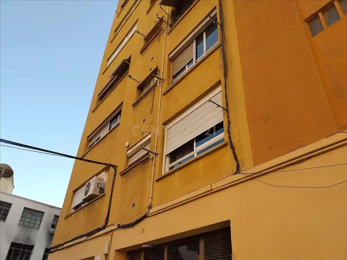 Vista exterior de Apartament en venda en Rubí