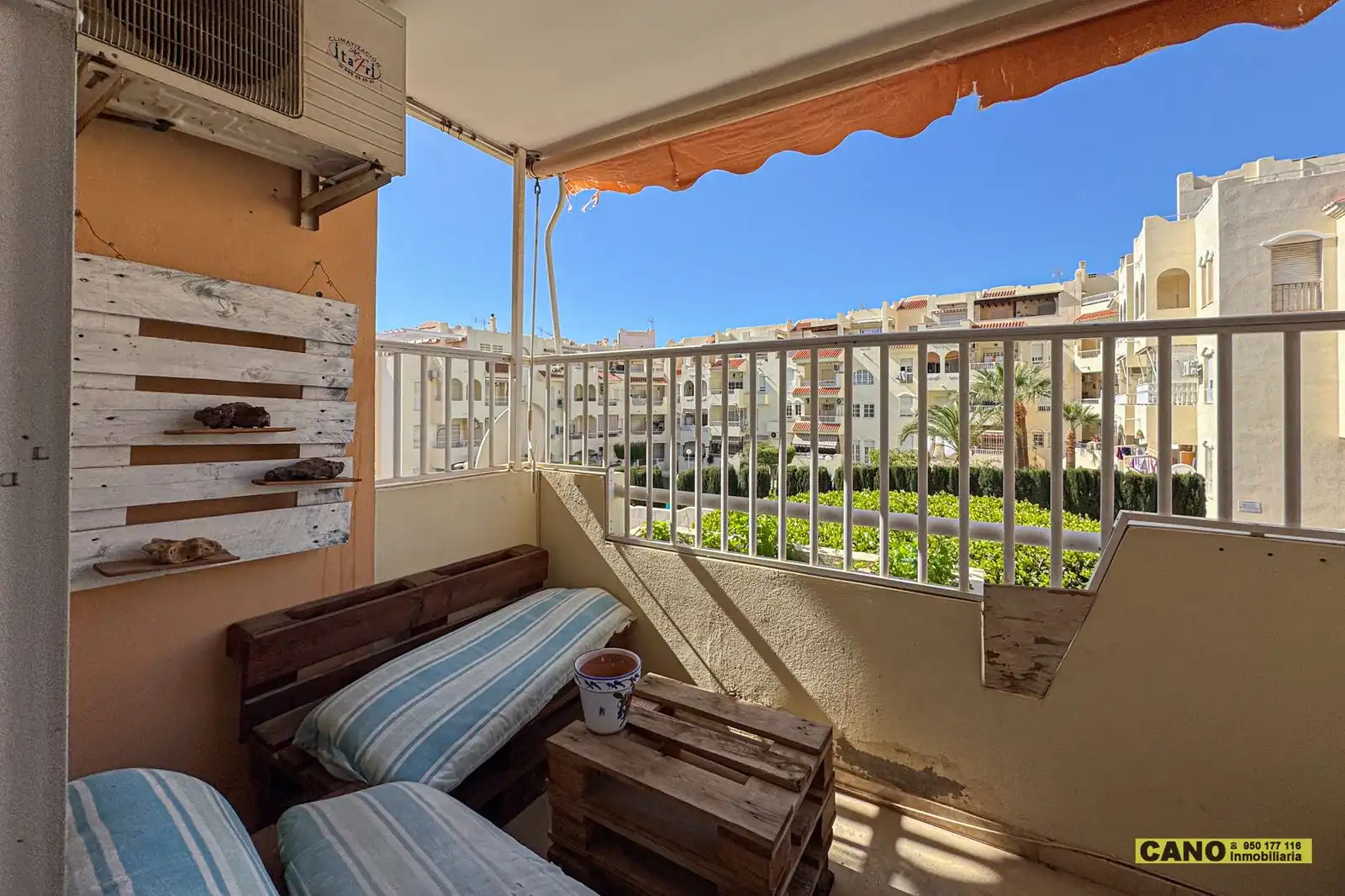 Terraza de Piso en venta en Roquetas de Mar con Terraza, Trastero y Piscina