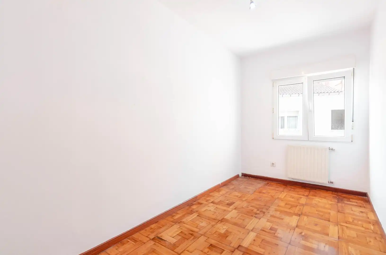 Habitación de Ático en venta en Gijón  con Calefacción, Terraza y Balcón