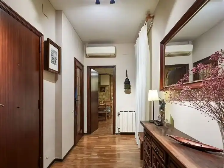 Wohnung zur Miete in  Barcelona Capital mit Klimaanlage und Balkon