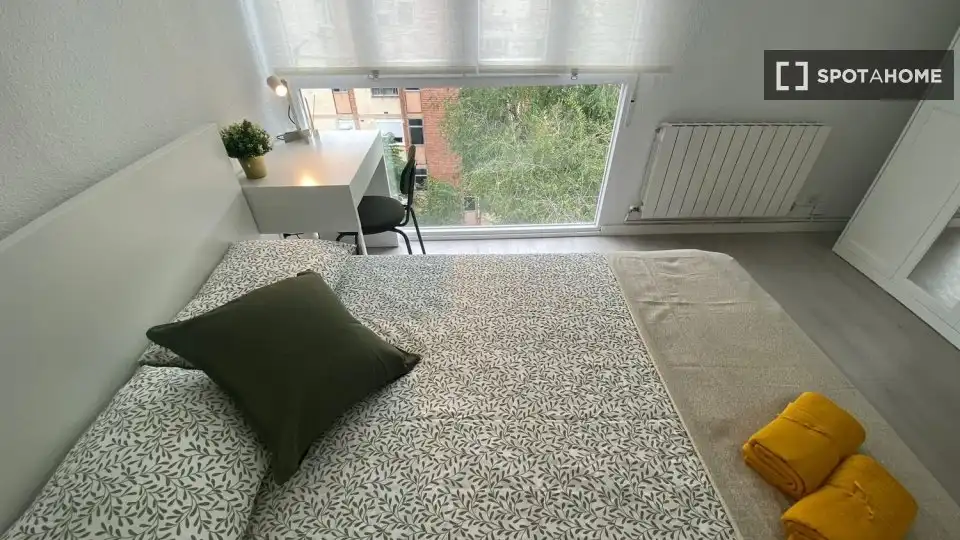Bedroom of Flat for rent in Madrid  with Air Conditioner, Heating and Furnished