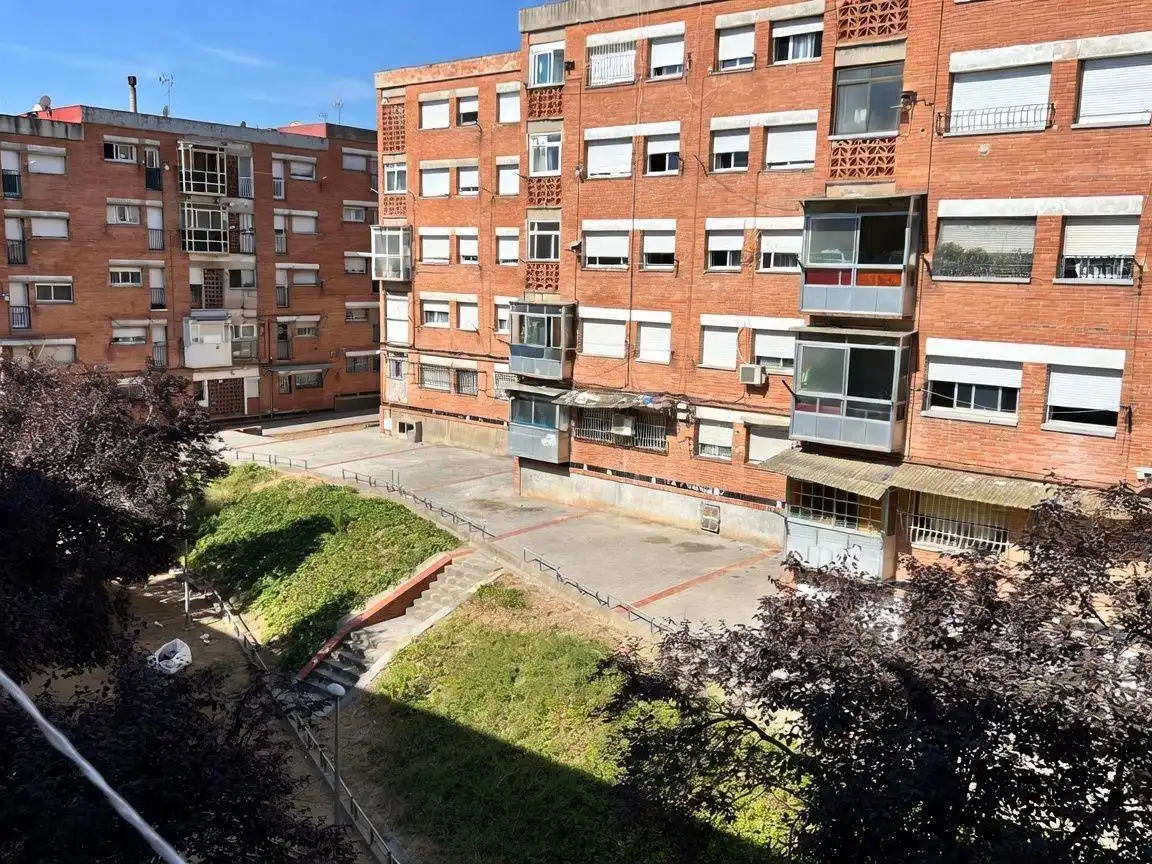 Exterior view of Flat for sale in Sabadell  with Heating, Furnished and Balcony