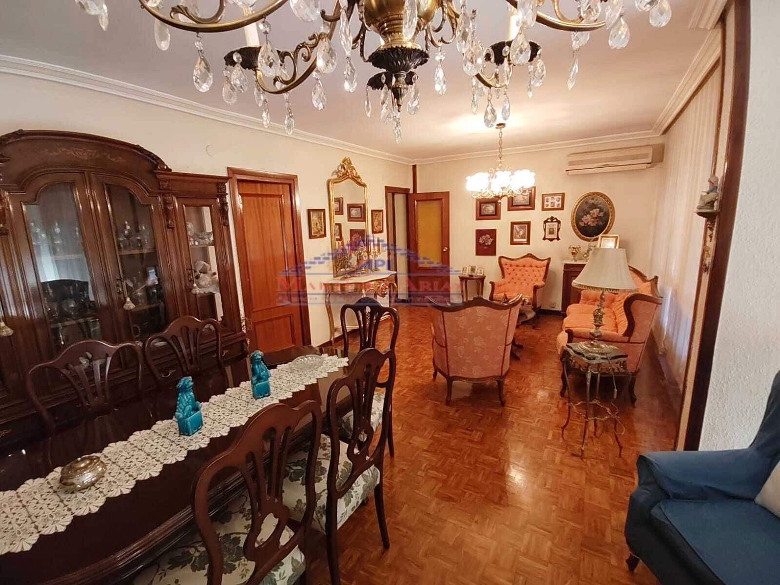 Sala de estar de Piso en venta en  Jaén Capital con Aire acondicionado, Calefacción y Parquet