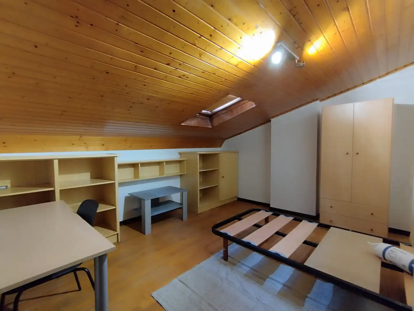 Schlafzimmer von Wohnung zur Miete in A Coruña Capital  mit Parkett, Möbliert und Ofen