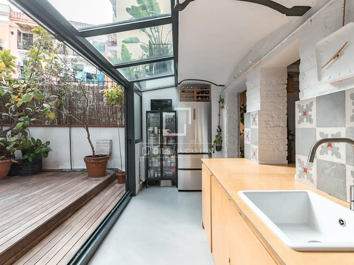 Küche von Wohnung zum Verkauf in Barcelona mit Klimaanlage, Heizung und Terrasse