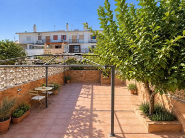 Casa a schiera con giardino in vendita a Calle Clota