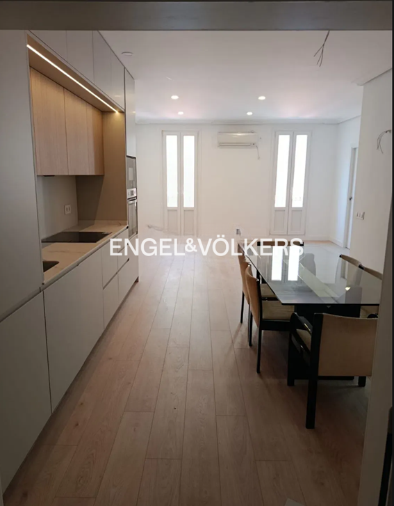 Cuina de Apartament de lloguer en  Madrid Capital amb Aire condicionat, Calefacció i Piscina