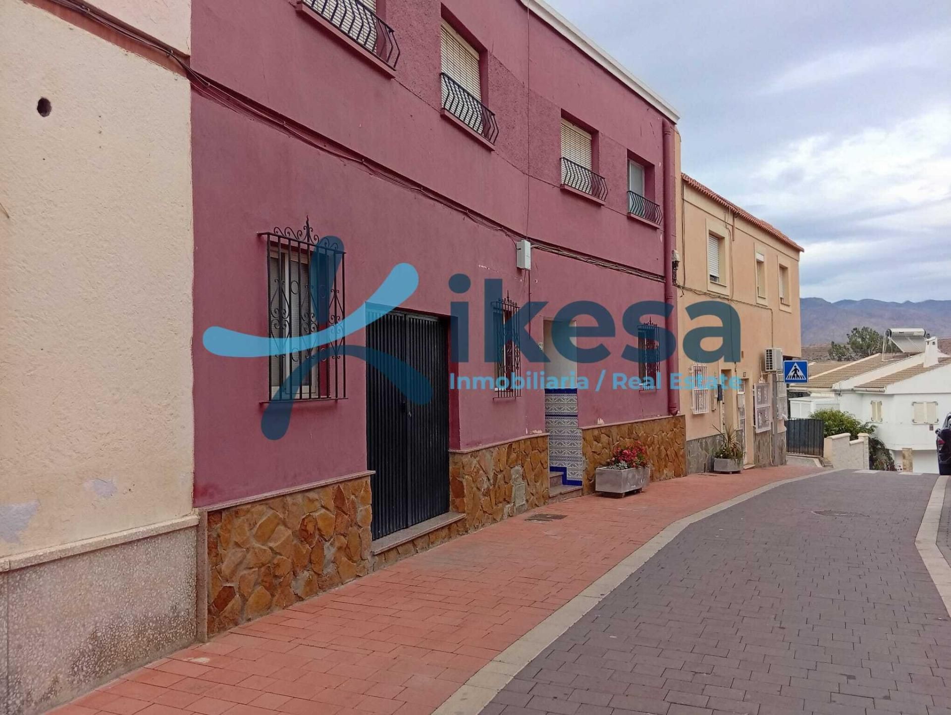 Vista exterior de Dúplex en venta en Huércal de Almería