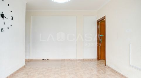 Foto 3 de Planta baixa en venda a Carrer de Les Llunetes, Sant Ildefons, Cornellà de Llobregat