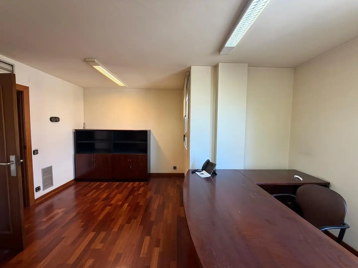 Office for rent in Girona  with Air Conditioner and Heating