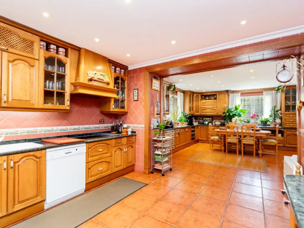 Cocina de Casa o chalet en venta en Espinoso del Rey con Terraza, Piscina y Amueblado