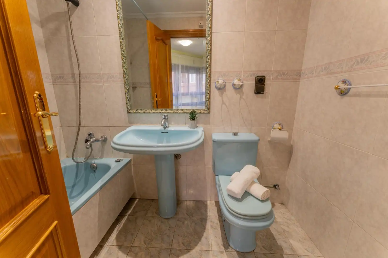 Baño de Piso en venta en Alicante / Alacant con Aire acondicionado