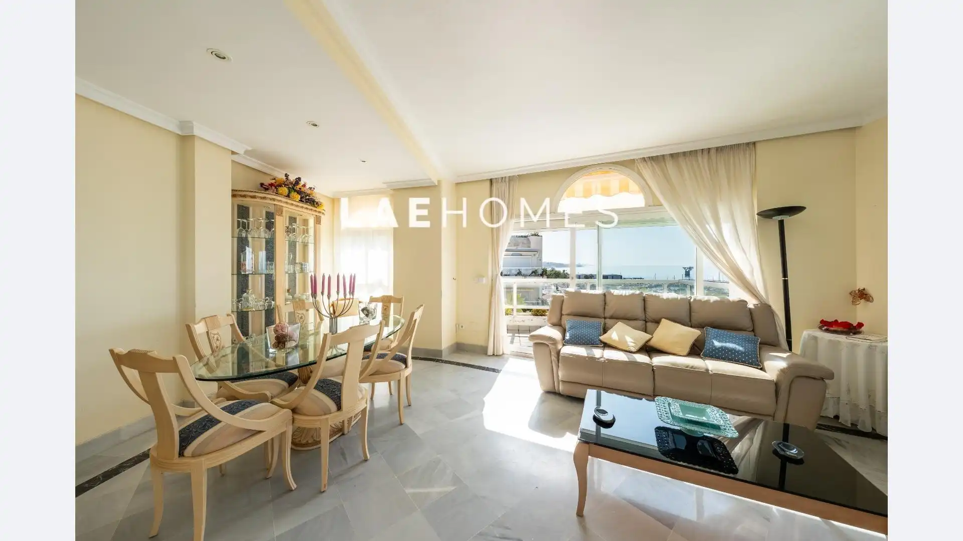 Living room of Apartments for sale in Marbella  with Air Conditioner, Heating and Terrace