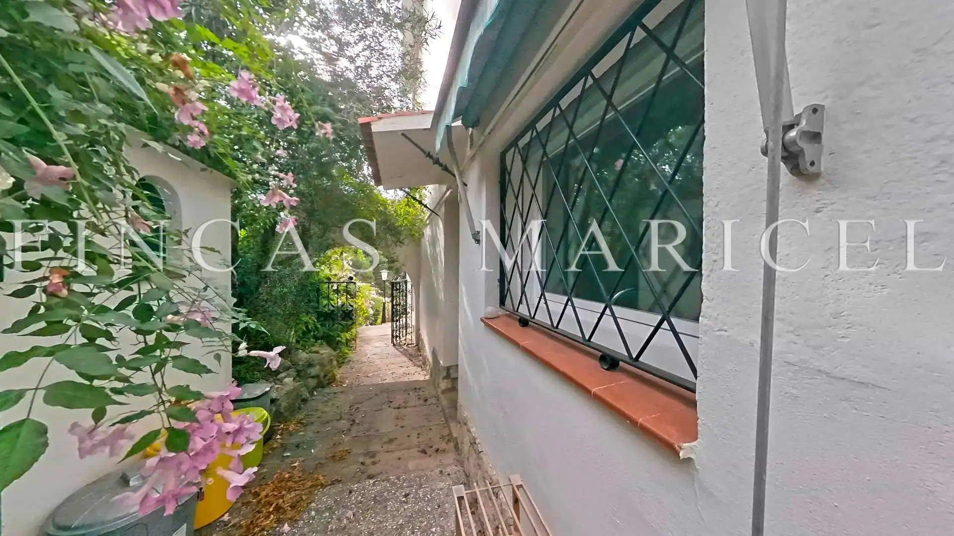 Vista exterior de Casa o chalet en venta en Sitges con Aire acondicionado, Calefacción y Jardín privado