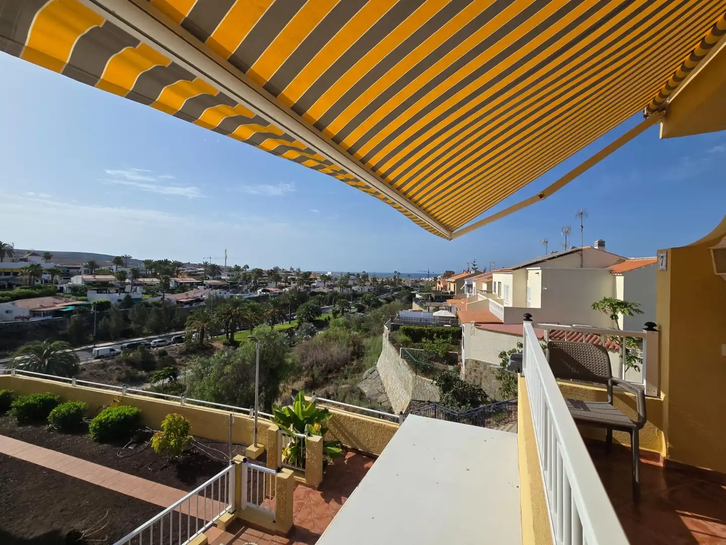 Terraza de Apartamento de alquiler en Mogán con Amueblado, Balcón y Piscina comunitaria