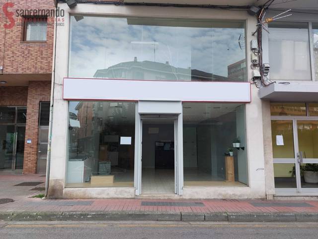 Local comercial en Venta en Los Corrales de Buelna