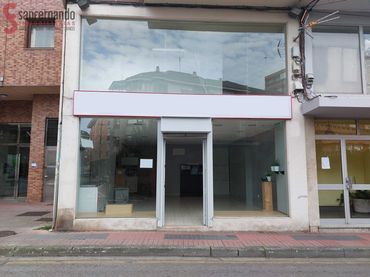 Local comercial en venda a Los Corrales de Buelna