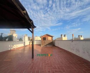 Exterior view of Attic for sale in Vilanova i la Geltrú  with Air Conditioner, Terrace and Storage room