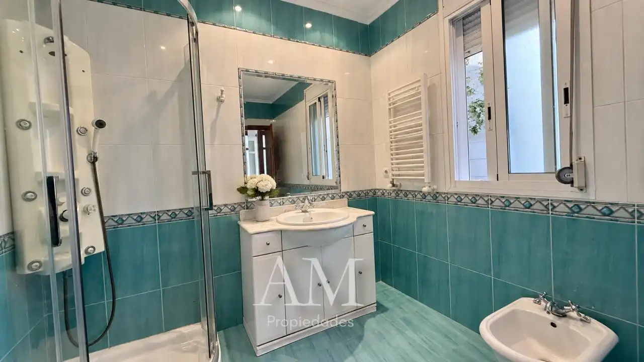 Baño de Casa o chalet en venta en Vigo  con Calefacción, Jardín privado y Terraza