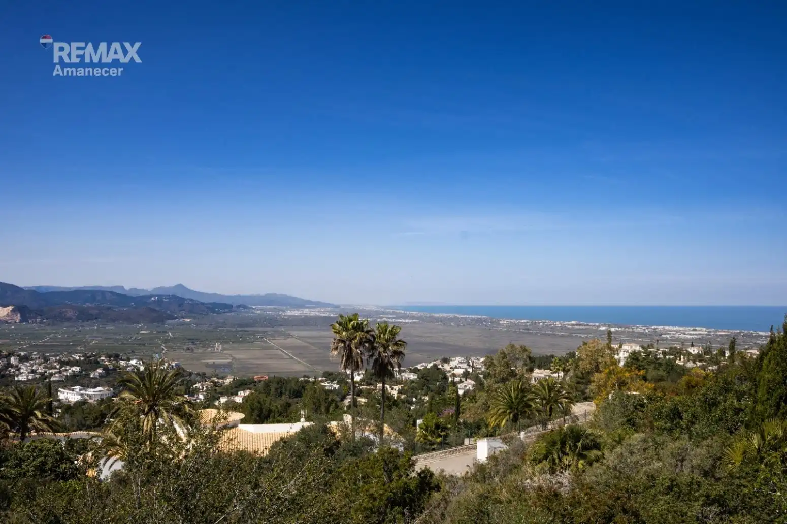 Vista exterior de Casa o xalet en venda en El Ràfol d'Almúnia amb Aire condicionat, Jardí privat i Terrassa